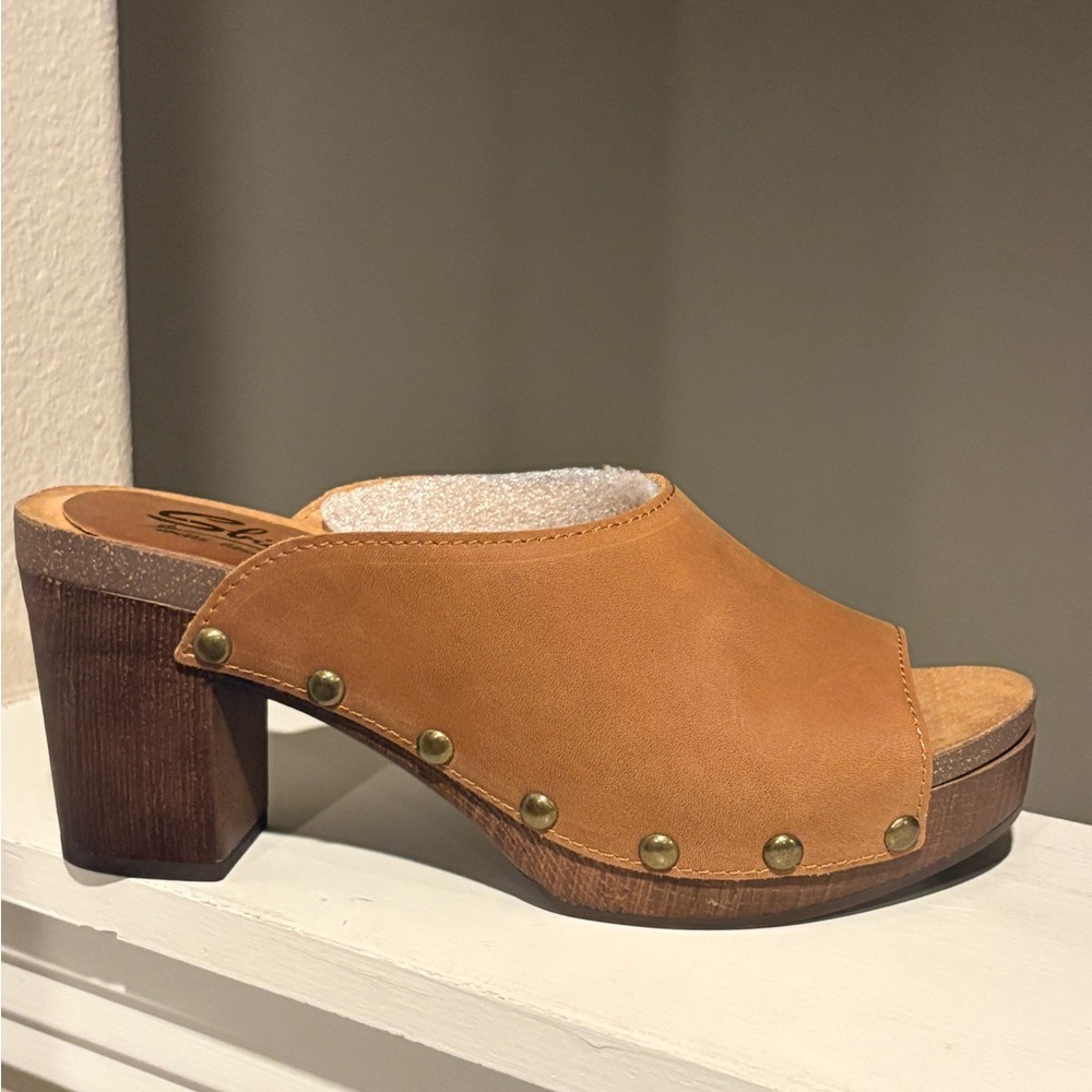 NEW- Sbicca Montrose Beige/Brown Studded Mule Clog Shoes Women’s Size 10 - Picture 2 of 10